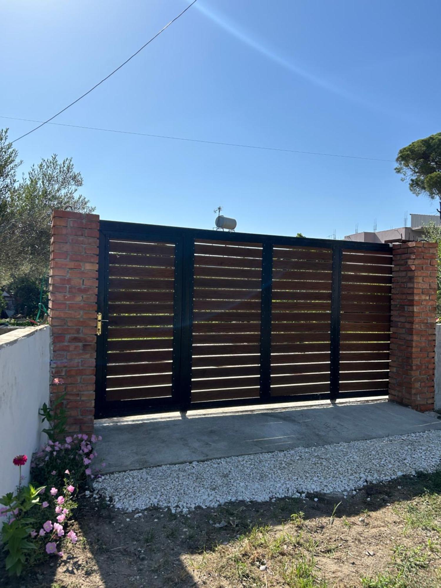 Vila Roan Vlore Luaran gambar