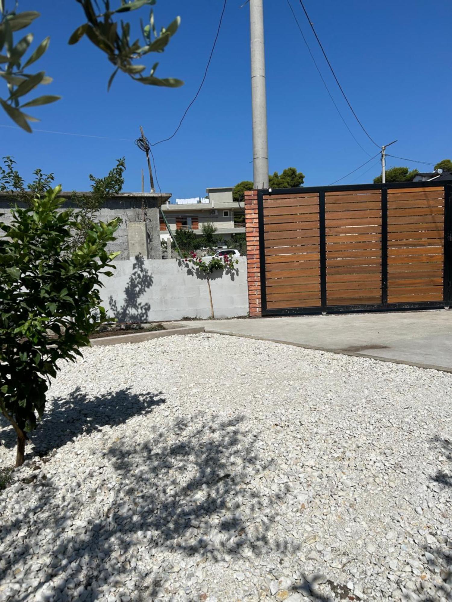 Vila Roan Vlore Luaran gambar