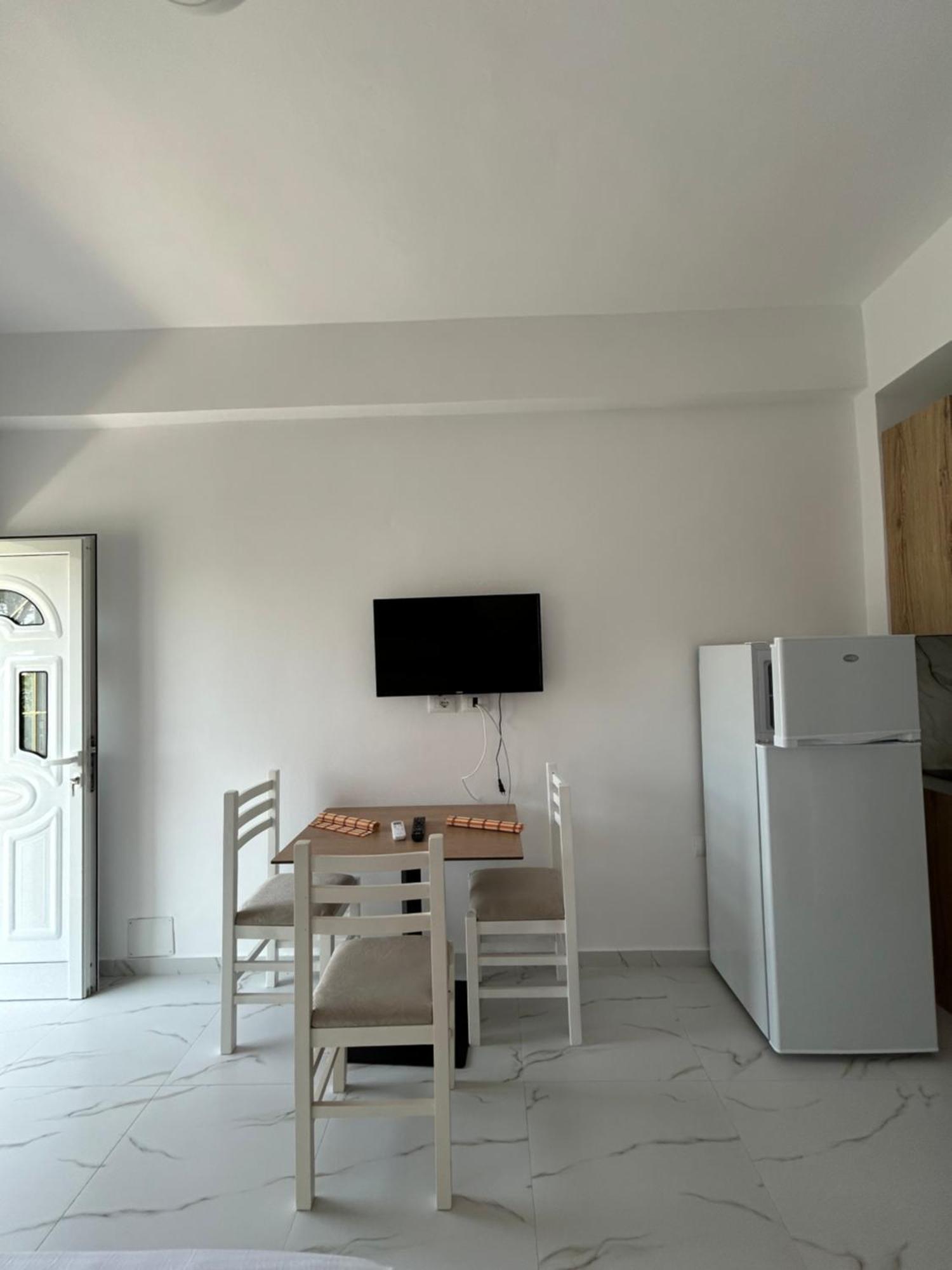 Vila Roan Vlore Luaran gambar