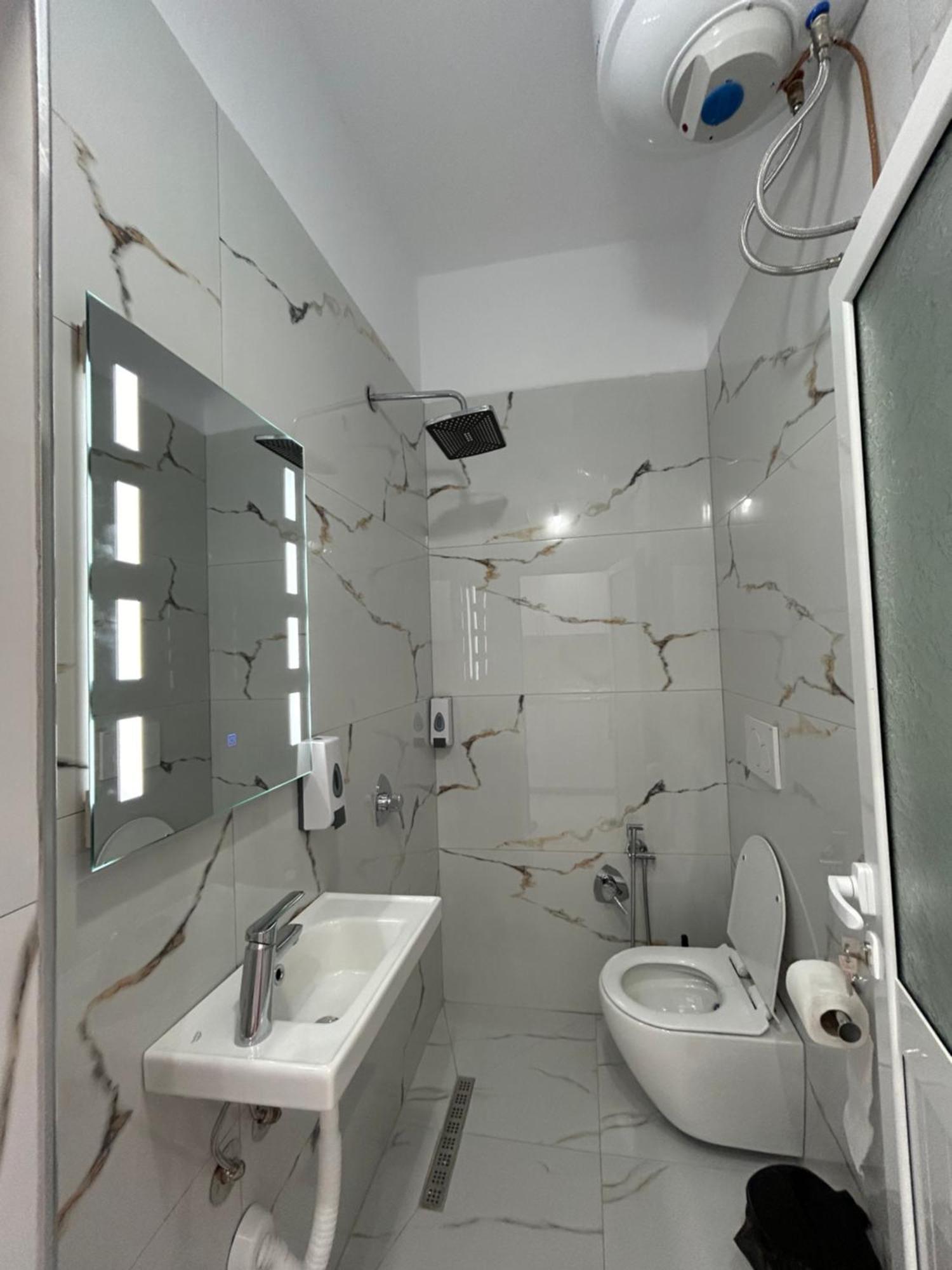 Vila Roan Vlore Luaran gambar