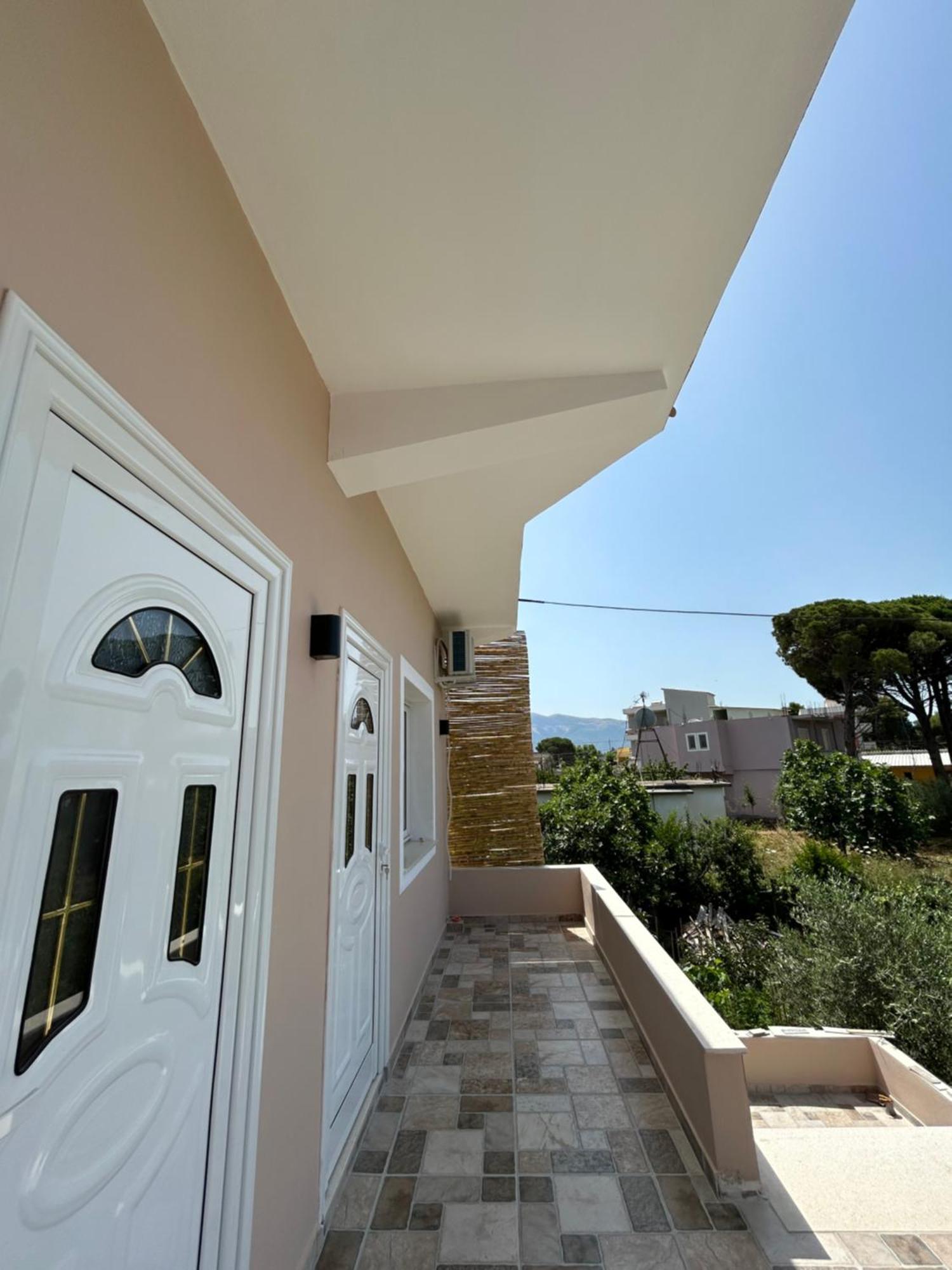 Vila Roan Vlore Luaran gambar