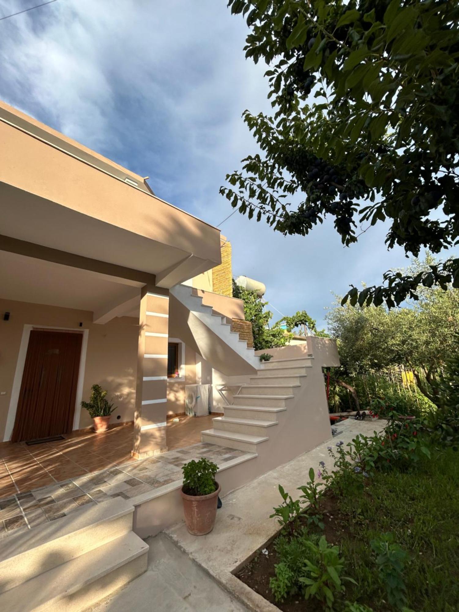 Vila Roan Vlore Luaran gambar