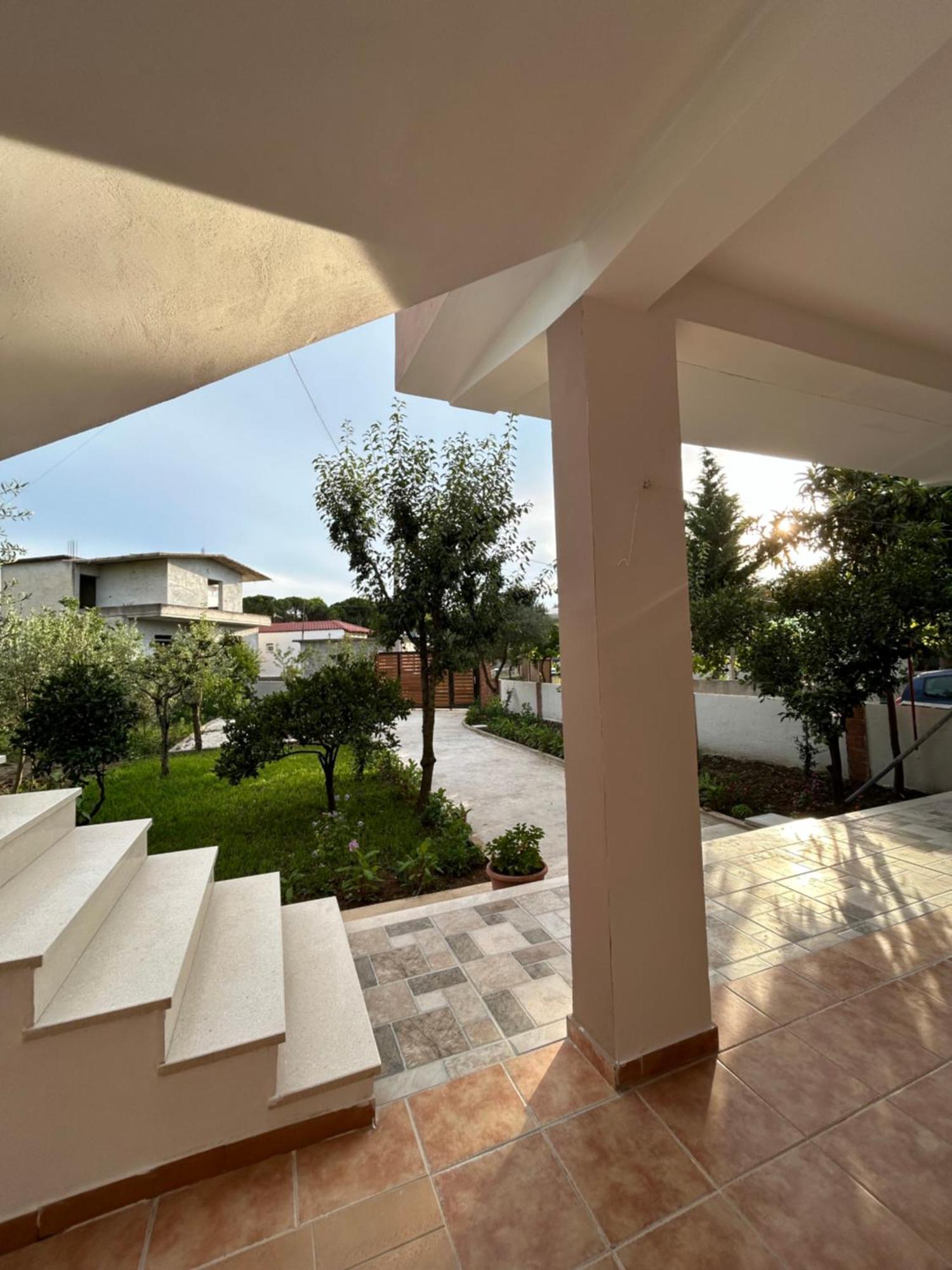 Vila Roan Vlore Luaran gambar