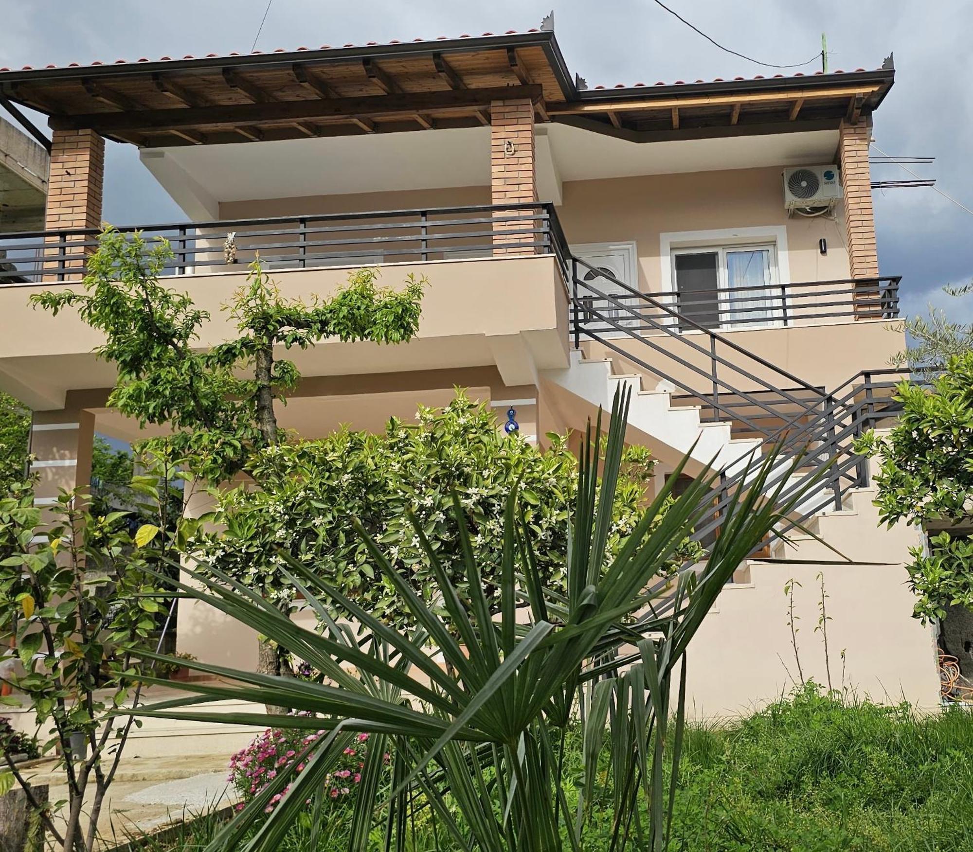Vila Roan Vlore Luaran gambar